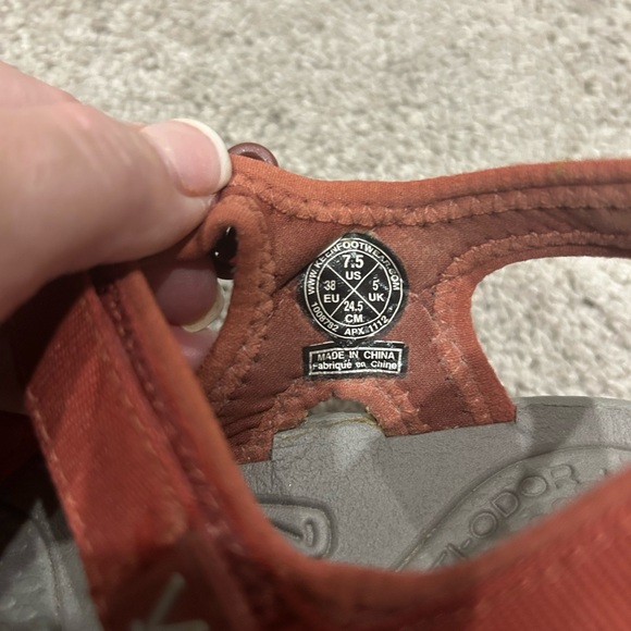 Keen Women’s Rose Sandals - Picture 7 of 8
